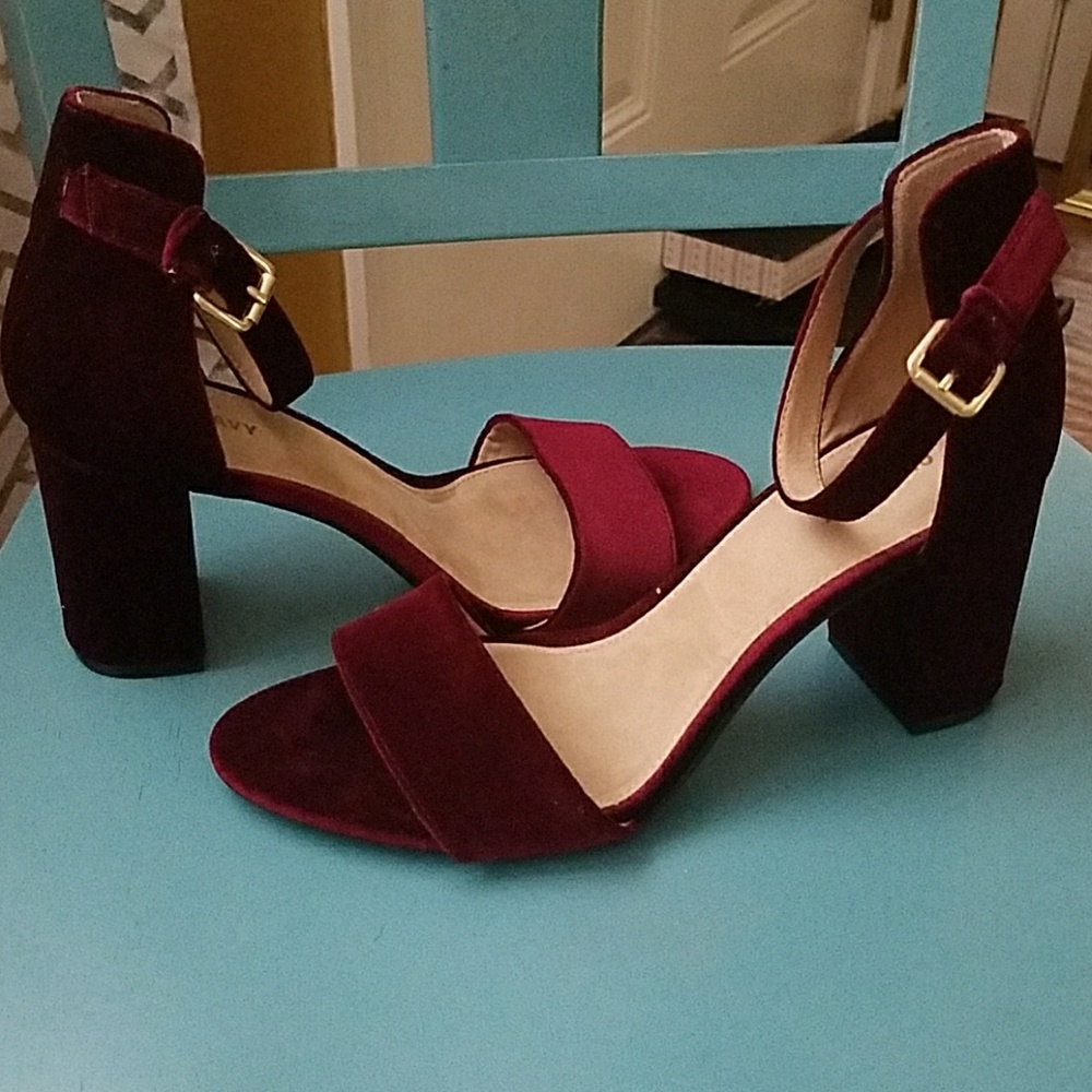 Old navy faux velvet heel